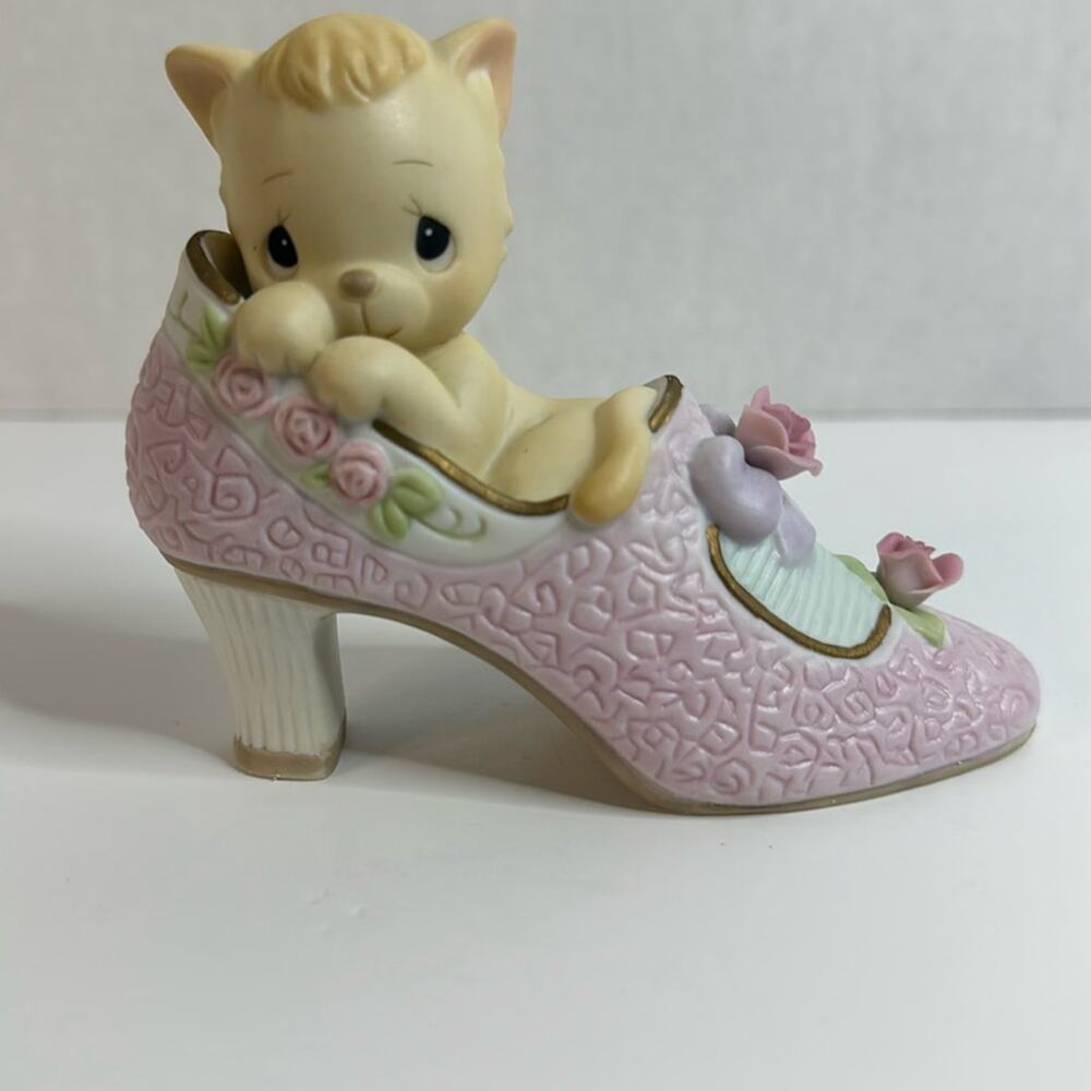 Vintage 2001 Precious Moments Figurine